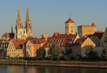 Khám phá Regensburg - thành phố cổ nổi tiếng trong tour du lịch Đức